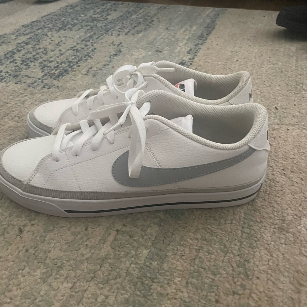 Nike Court Legacy